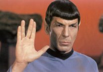 Mr. Spock, 1. Offizier der Enterprise mit dem Gru der Vulkanier